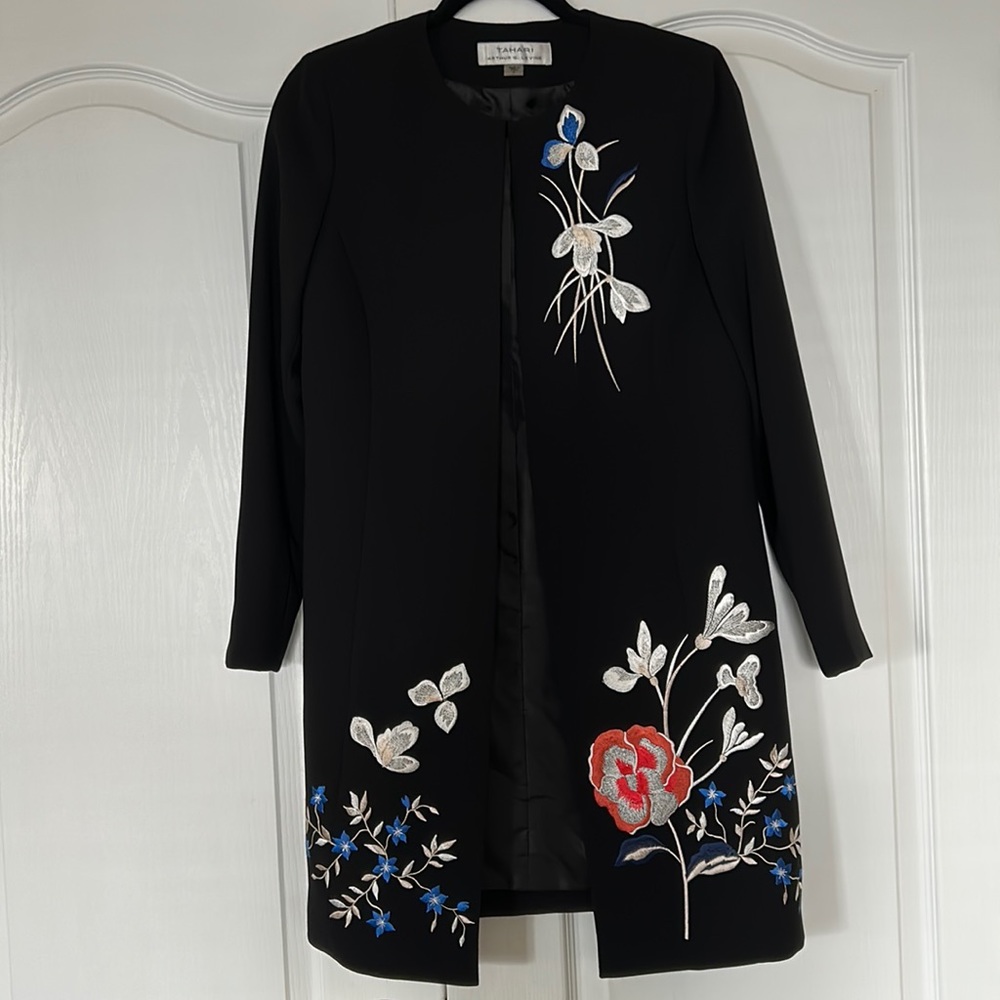 NWOT Tahari Black Embellished Jacket Ling Blazer Size 2